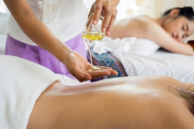 Massagem com Pedras Quentes